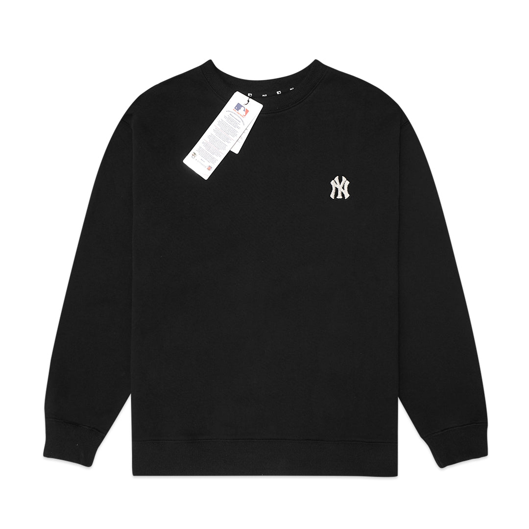 M7B Basic Small Logo Patch Sweatshirt