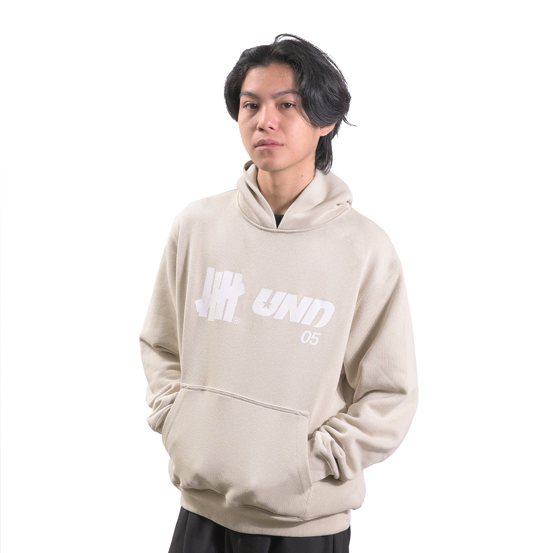 Undefeated UND Logo Pullover Hoodie