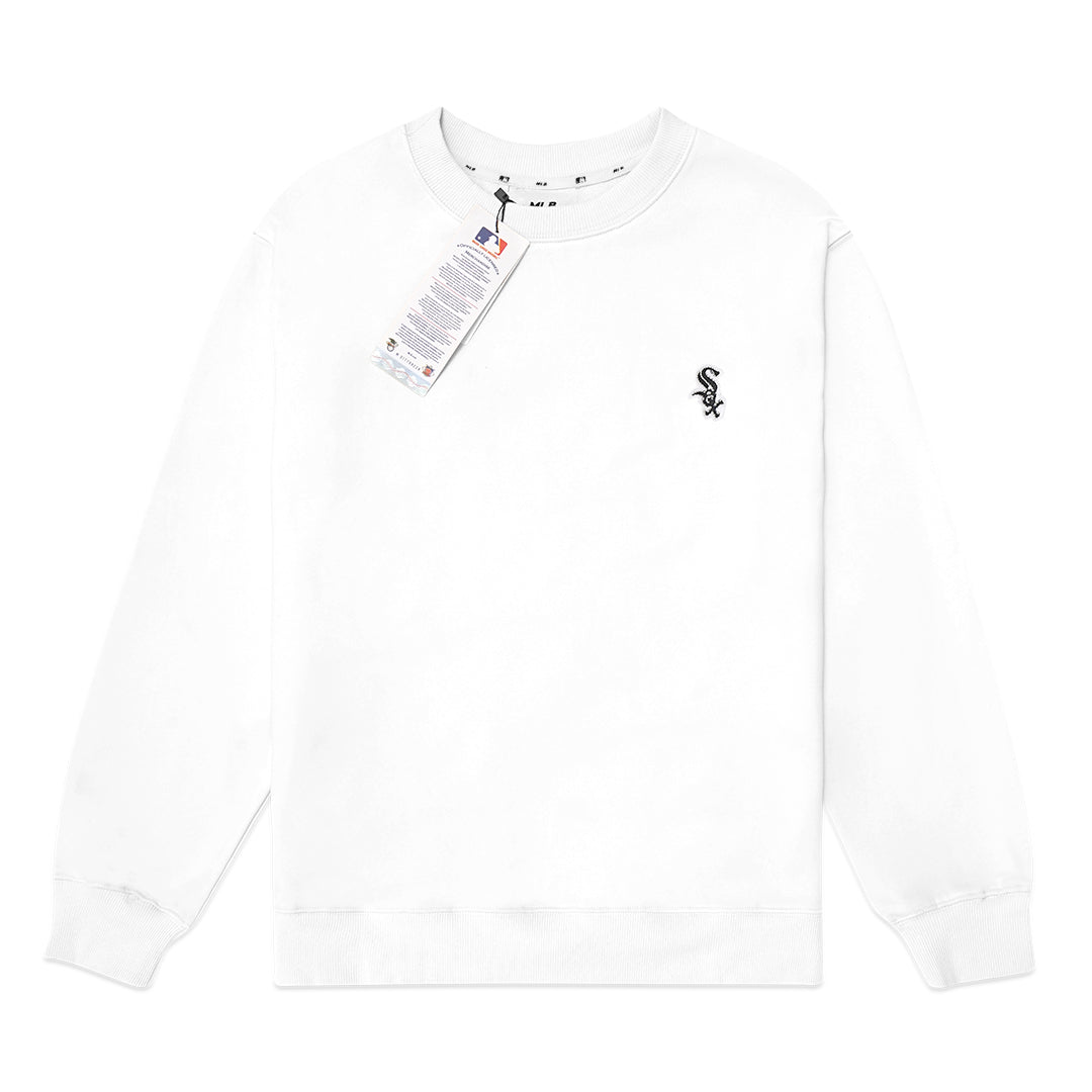 M7B Basic Small Logo Patch Sweatshirt