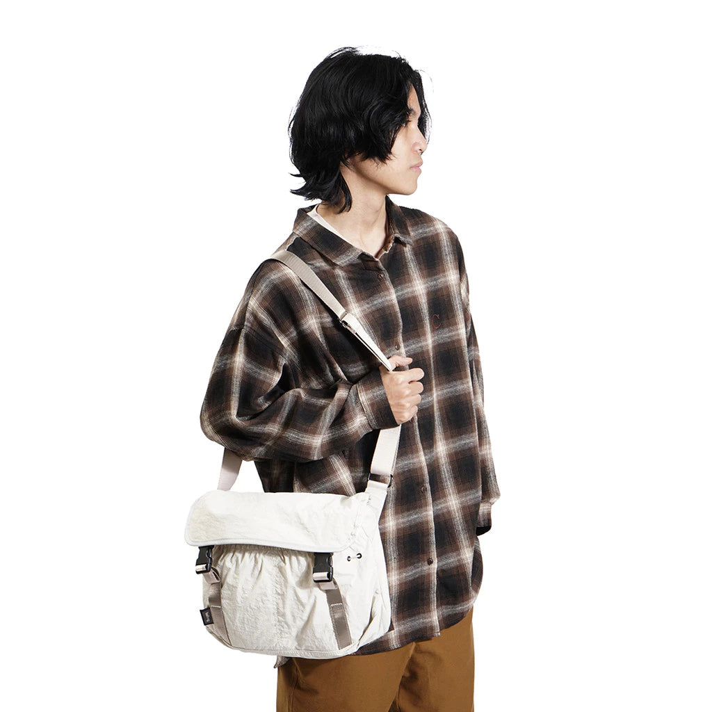BLRY Large Cinch Messenger Bag